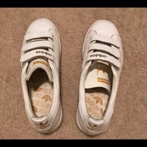 Adidas originals Velcro sneakers